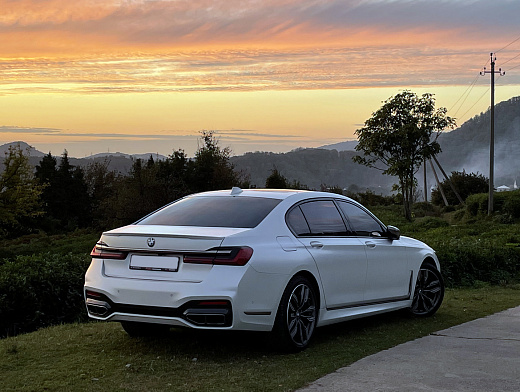 BMW M760 LI X DRIVE 6.0 2019 AT